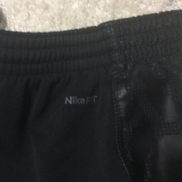 Nike football and training shorts black large - Picture 6 of 6